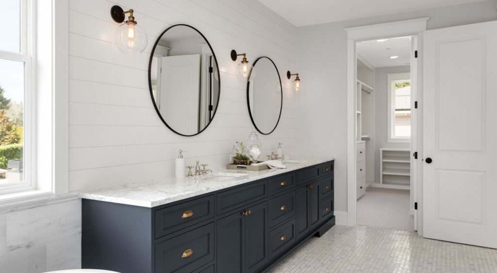 what is the best color to paint a small bathroom